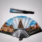 Leque de Nossa Senhora Aparecida com o Santuário