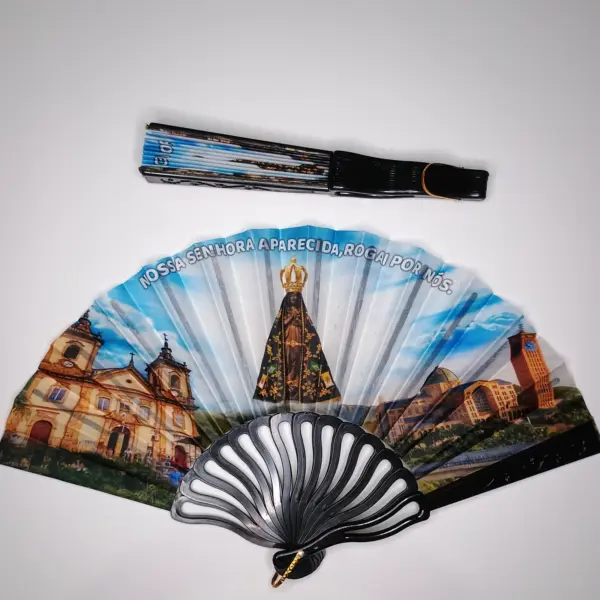 Leque de Nossa Senhora Aparecida com o Santuário
